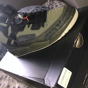 Air Jordan Spizike Olive canvas/cone-black